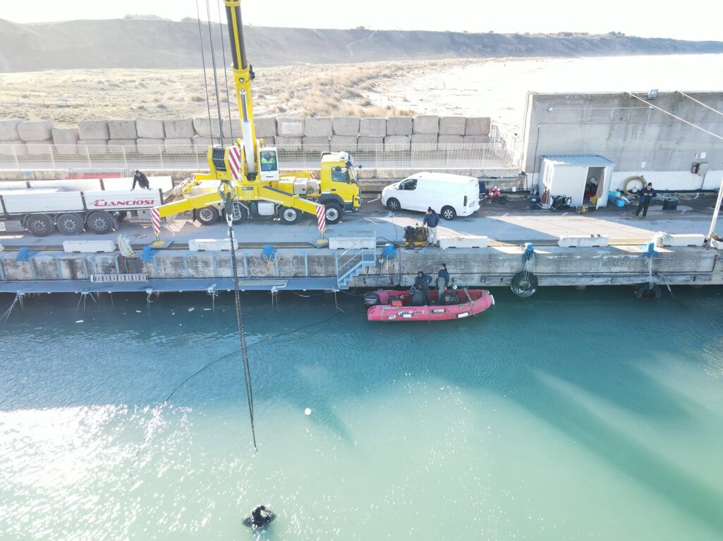 bals srl-installazione nuovi pontili marina di vasto2.jpeg